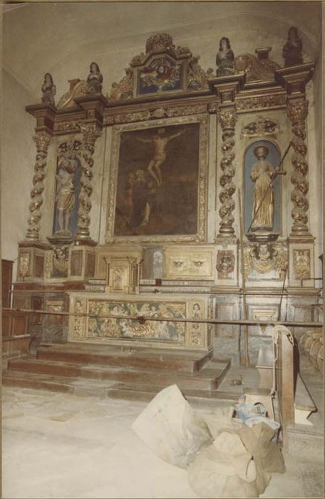 autel, gradin, tabernacle, exposition, retable, tableau : Calvaire, 2 statues : saint Christophe, saint Jacques le Majeur