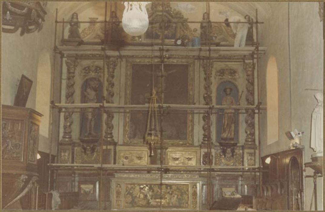 autel, gradin, tabernacle, exposition, retable, tableau : Calvaire, 2 statues : saint Christophe, saint Jacques le Majeur