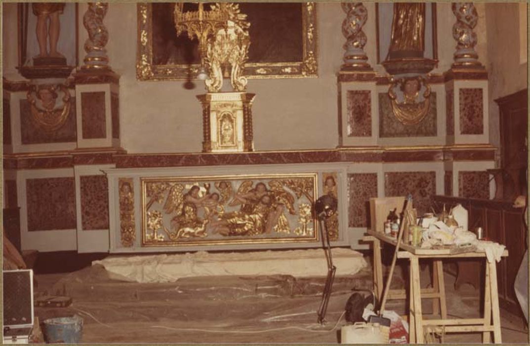 autel, gradin, tabernacle, exposition, retable, tableau : Calvaire, 2 statues : saint Christophe, saint Jacques le Majeur