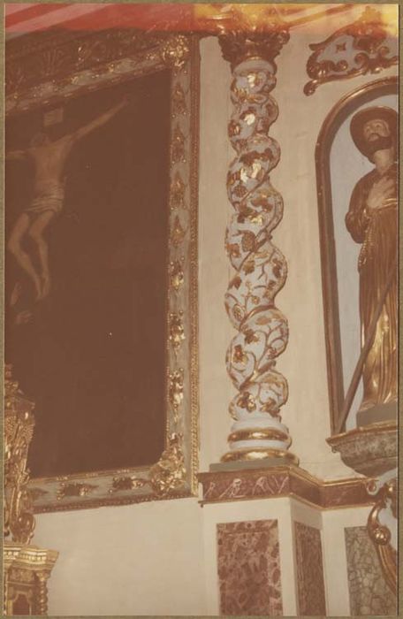 autel, gradin, tabernacle, exposition, retable, tableau : Calvaire, 2 statues : saint Christophe, saint Jacques le Majeur