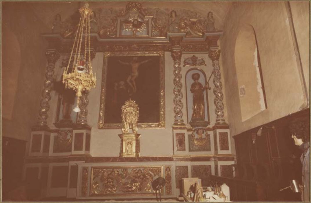 autel, gradin, tabernacle, exposition, retable, tableau : Calvaire, 2 statues : saint Christophe, saint Jacques le Majeur