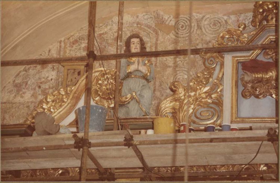 autel, gradin, tabernacle, exposition, retable, tableau : Calvaire, 2 statues : saint Christophe, saint Jacques le Majeur