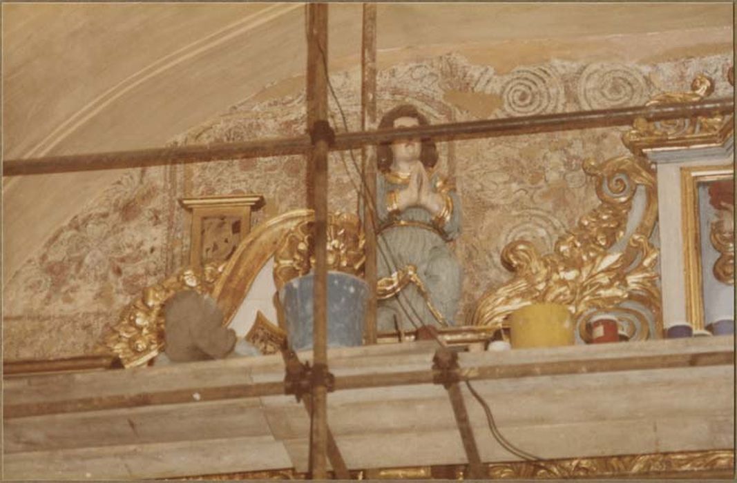 autel, gradin, tabernacle, exposition, retable, tableau : Calvaire, 2 statues : saint Christophe, saint Jacques le Majeur