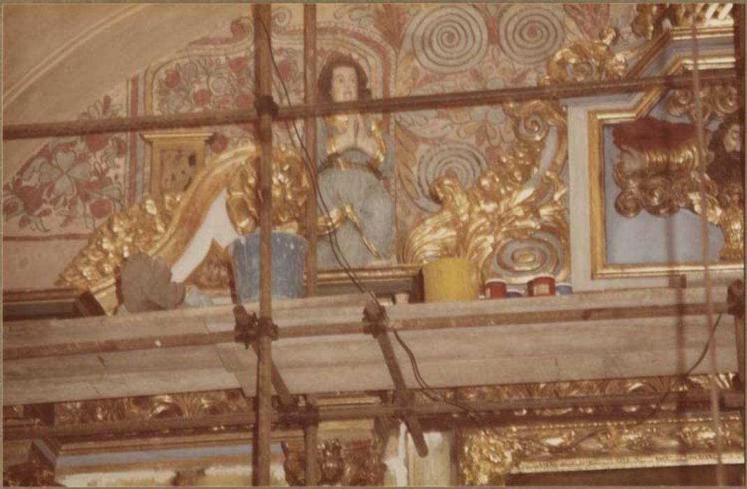 autel, gradin, tabernacle, exposition, retable, tableau : Calvaire, 2 statues : saint Christophe, saint Jacques le Majeur
