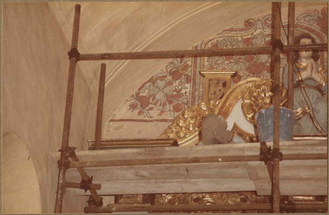 autel, gradin, tabernacle, exposition, retable, tableau : Calvaire, 2 statues : saint Christophe, saint Jacques le Majeur