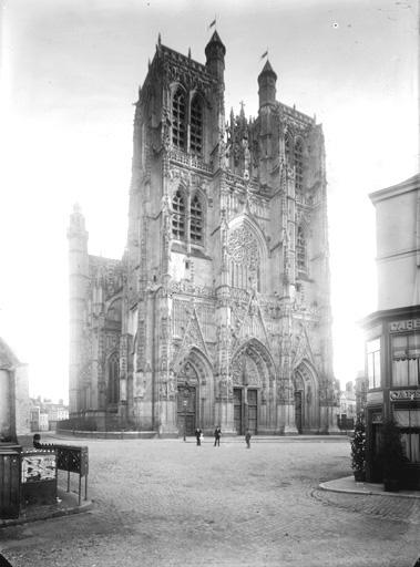 Eglise Saint-Vulfran ou ancienne collégiale