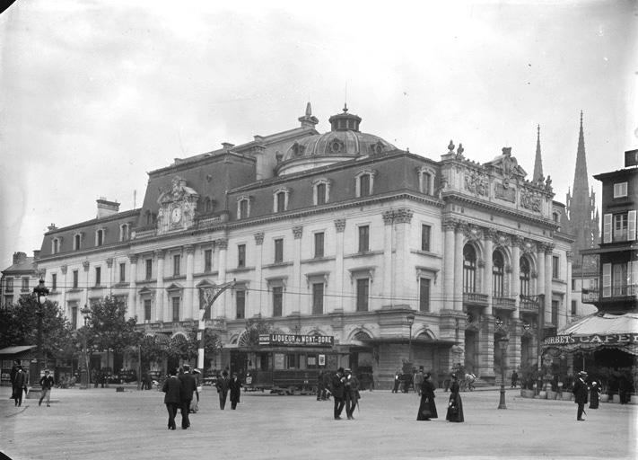 Vue d'ensemble de la place de Jaude