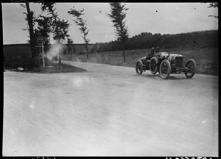 Grand prix de l'A.C.F. : Rollan-Pilain et Bruce Brown