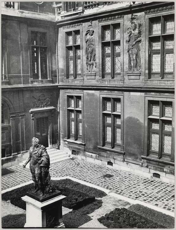 Façade sur cour intérieure, vue partielle