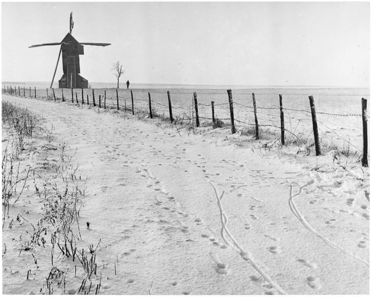 Paysage enneigé au moulin