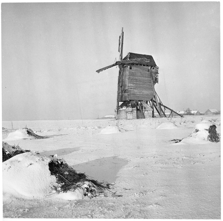 Paysage enneigé au moulin