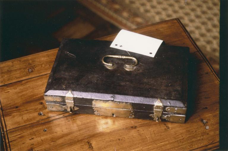 trousse de chirurgie contenant 17 instruments, dans un coffret, fermée - © Ministère de la Culture (France), Médiathèque du patrimoine et de la photographie (objets mobiliers), tous droits réservés