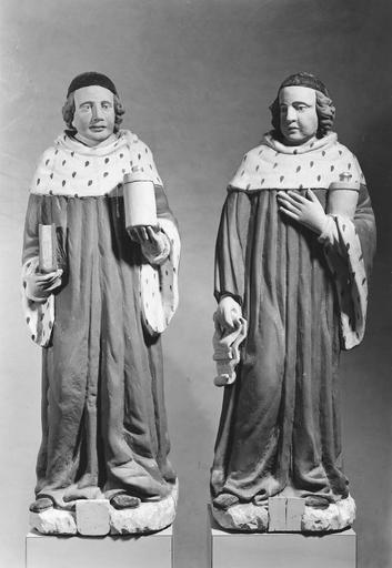 2 statues : saint Côme, saint Damien
