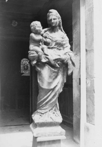 Statue : Vierge à l'Enfant