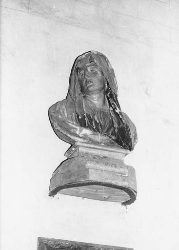 statue (buste) : Vierge, pierre polychrome