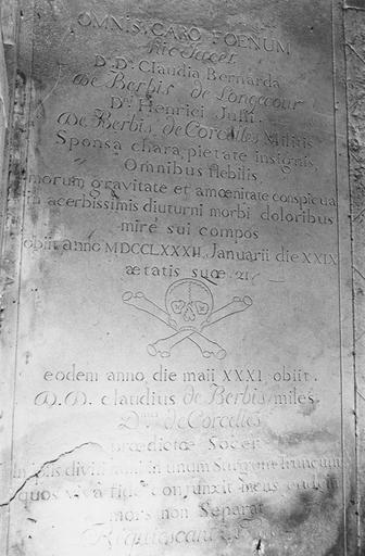 dalle funéraire de Claude-Bernarde Berbis de Longecourt et Claude Berbis de Corcelles, pierre gravée, 1782