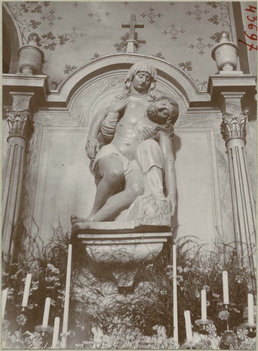 groupe sculpté : Vierge de Pitié, vue générale - © Ministère de la Culture (France), Médiathèque du patrimoine et de la photographie, diffusion RMN-GP