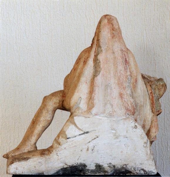 groupe sculpté : Vierge de Pitié, dos