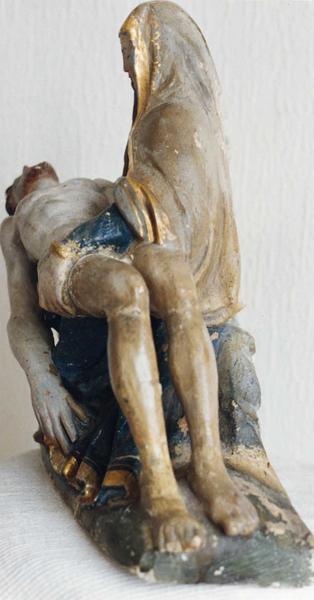 groupe sculpté : Vierge de Pitié, dos