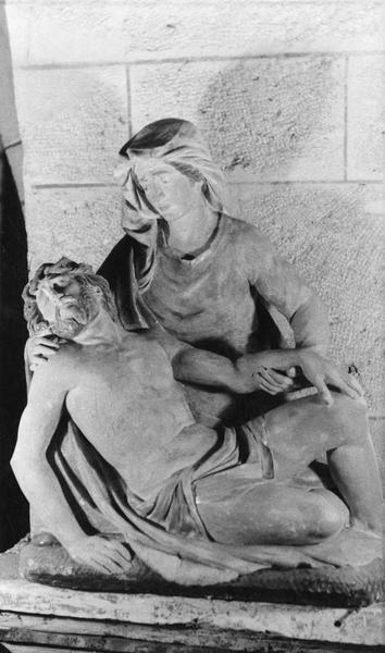 Groupe sculpté : Vierge de Pitié
