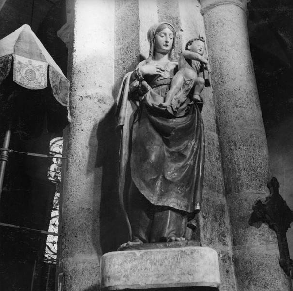 statue : Vierge à l'Enfant - © Ministère de la Culture (France), Médiathèque du patrimoine et de la photographie (objets mobiliers), tous droits réservés