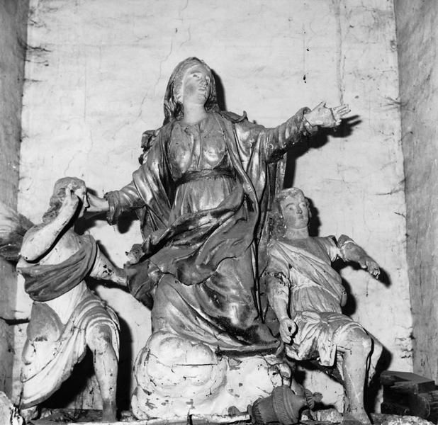 Groupe sculpté : la Vierge de l'Assomption entre deux anges
