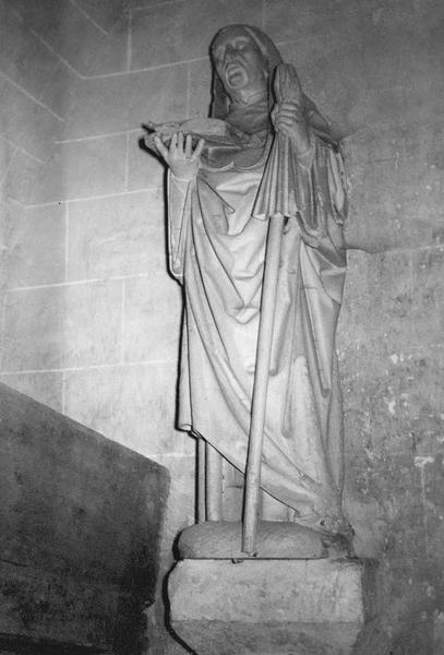 Statue : saint abbé