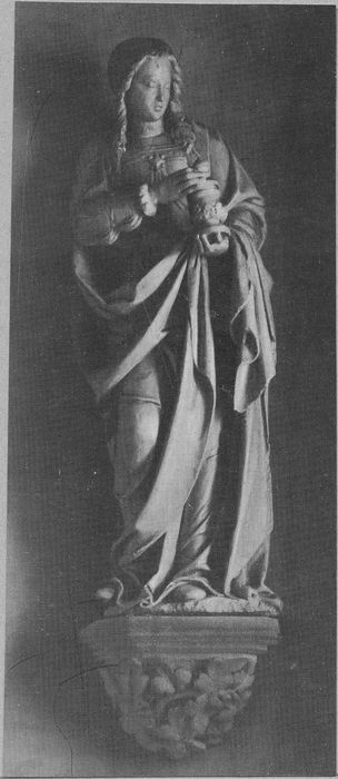 statue : sainte Madeleine, vue générale