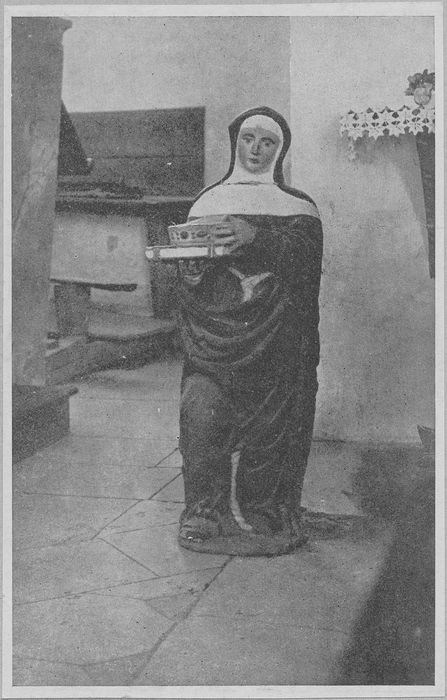 Statue : sainte Claire d'Assise