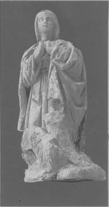 statue : sainte Marguerite, vue générale