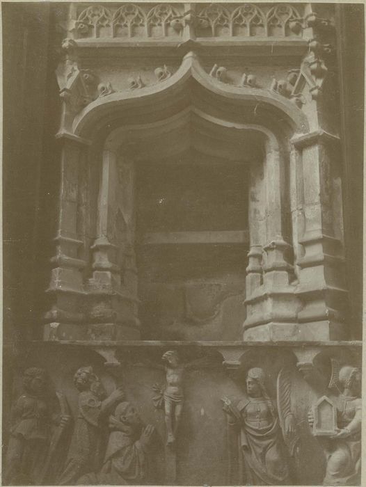 piscine baptismale (?), vue générale
