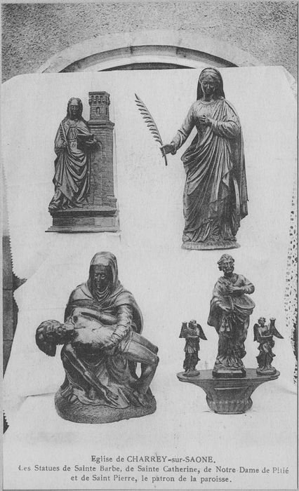 groupe sculpté : Vierge de Pitié, statues : sainte Barbe, sainte Catherine, bâton de procession : saint Pierre, vue générale