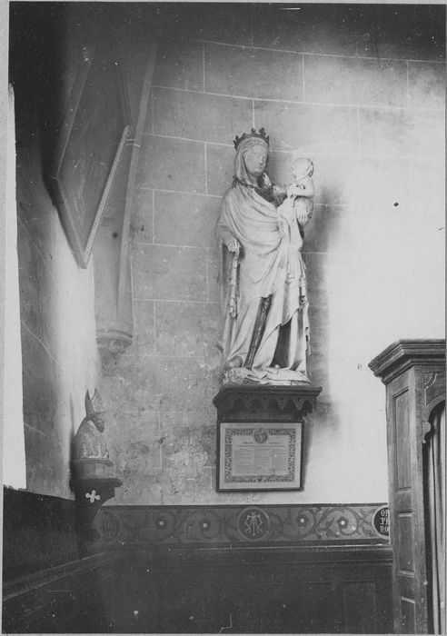 statue : Vierge à l'enfant, vue générale - © Ministère de la Culture (France), Médiathèque du patrimoine et de la photographie, diffusion RMN-GP