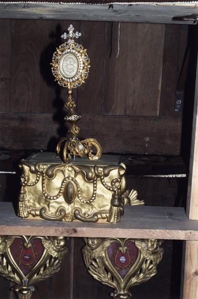 reliquaire-monstrance de sainte Germaine et son socle, vue générale - © Ministère de la Culture (France), Médiathèque du patrimoine et de la photographie (objets mobiliers), tous droits réservés