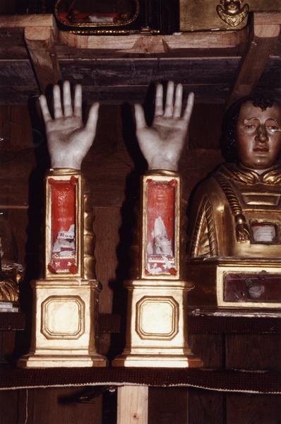 paire de bras-reliquaires, vue générale - © Ministère de la Culture (France), Médiathèque du patrimoine et de la photographie (objets mobiliers), tous droits réservés