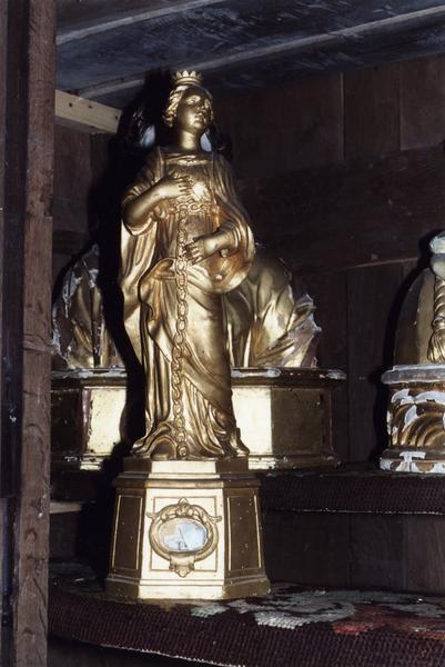 statue-reliquaire (statuette) en bois doré : sainte Reine, vue générale - © Ministère de la Culture (France), Médiathèque du patrimoine et de la photographie (objets mobiliers), tous droits réservés