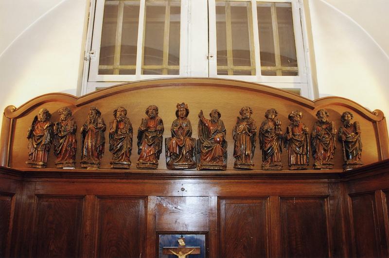 demi-reliefs (12) : Christ et Vierge entourés de 10 apôtres, vue générale - © Ministère de la Culture (France), Médiathèque  du patrimoine et de la photographie (objets mobiliers), tous droits réservés