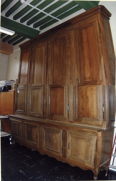 armoire à 2 corps à retrait Louis XVI, vue générale