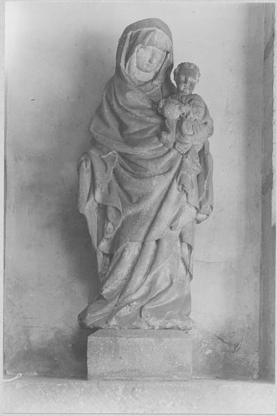 statue : Vierge à l'Enfant, vue générale - © Ministère de la Culture (France), Médiathèque du patrimoine et de la photographie (objets mobiliers), tous droits réservés