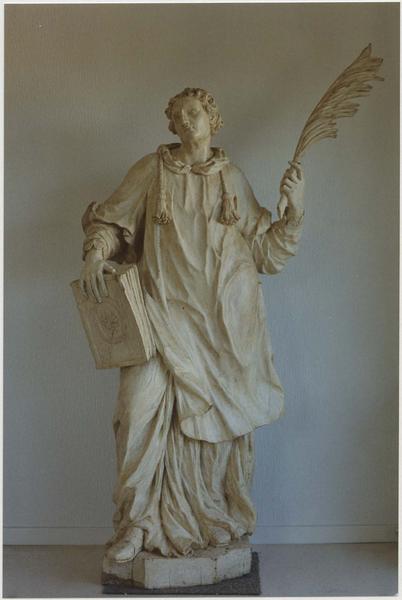 statue : saint Etienne, vue générale