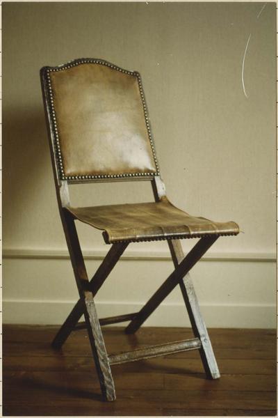 chaise pliante des états de Bourgogne, vue générale - © Ministère de la Culture (France), Médiathèque du patrimoine et de la photographie (objets mobiliers), tous droits réservés