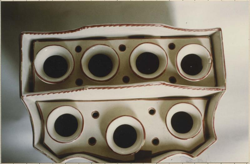 vase pique-fleurs, vue générale - © Ministère de la Culture (France), Médiathèque du patrimoine et de la photographie (objets mobiliers), tous droits réservés