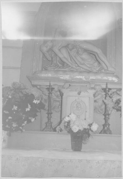 groupe sculpté : Vierge de Pitié, vue partielle