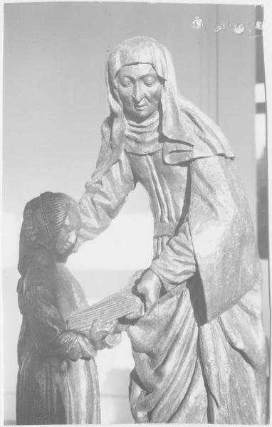 groupe sculpté : Education de la Vierge, vue partielle