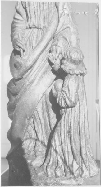 groupe sculpté : saint Joseph et l'Enfant Jésus, vue partielle
