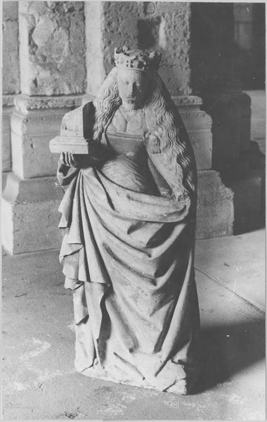 statue : sainte Barbe, vue générale