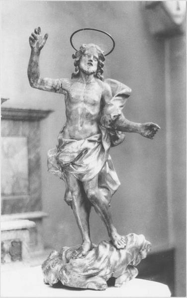 Statue : Christ ressuscité