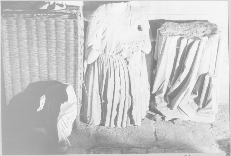 statue : Vierge à l'Enfant, vue générale