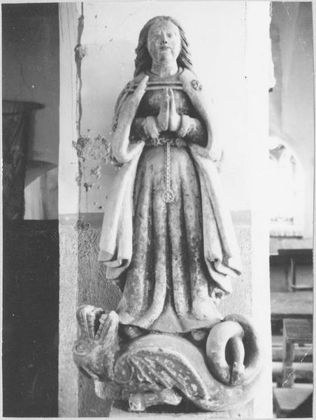 statue : sainte Marguerite, vue générale