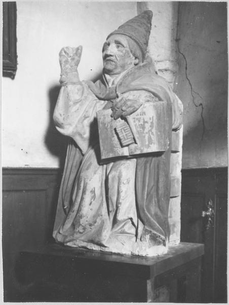 statue : saint Pierre, vue générale